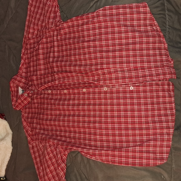 Men's Wrangler short sleeve button down dress shirt. Worn once. Medium